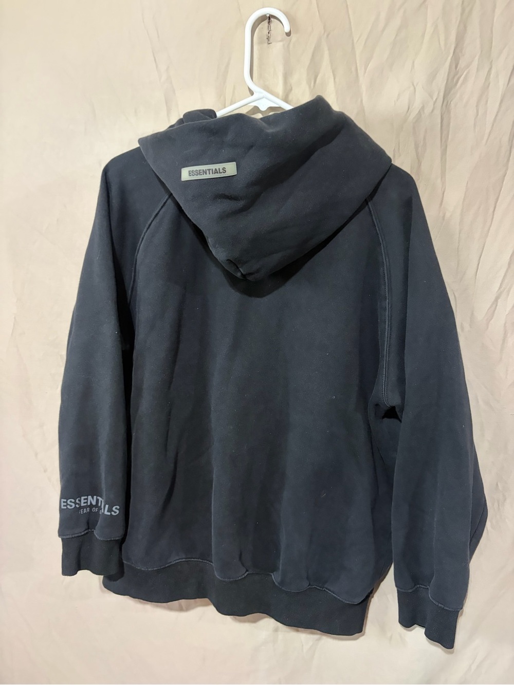 Essentials sweatshirt - Picture 3 of 3